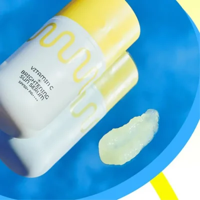 Vitamin C Brightening Sun Serum - Sérum solaire éclaircissant Commonlabs